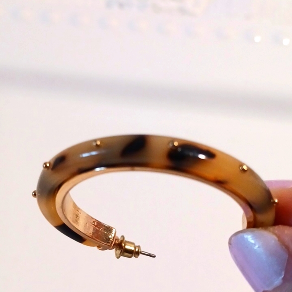 Express 2pr. Pearced Tortoiseshell Design - Picture 7 of 8